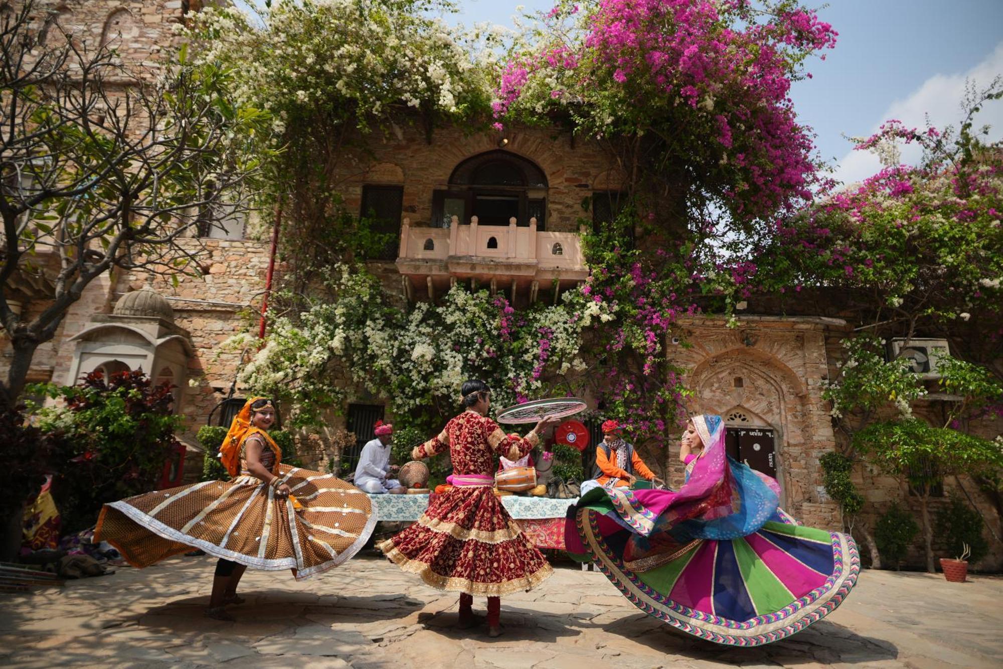 The Dadhikar Fort Alwar Exterior photo