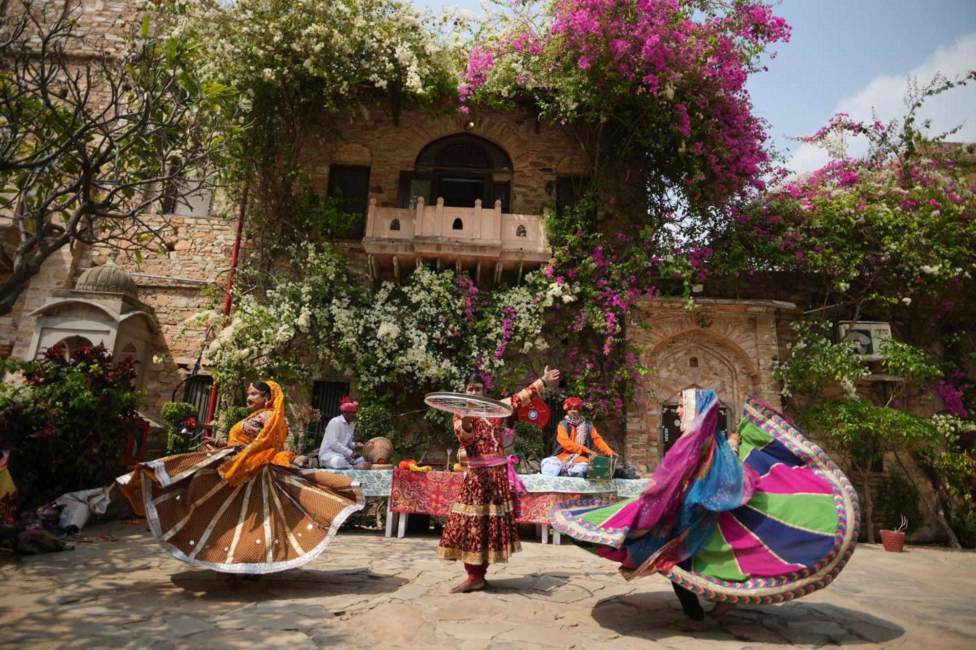 The Dadhikar Fort Alwar Exterior photo