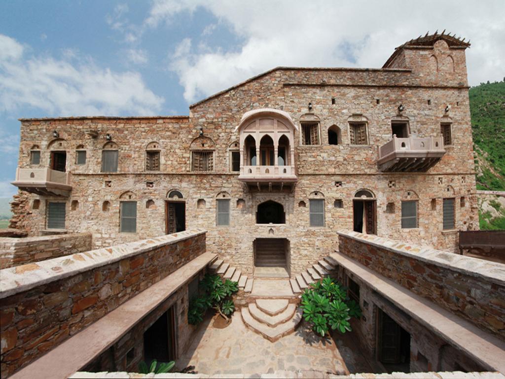 The Dadhikar Fort Alwar Exterior photo